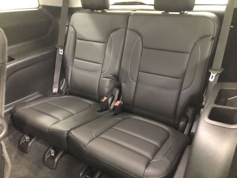 Used 2018 GMC Acadia SLT w/ LPO, Cargo Package AWD/4WD image 22