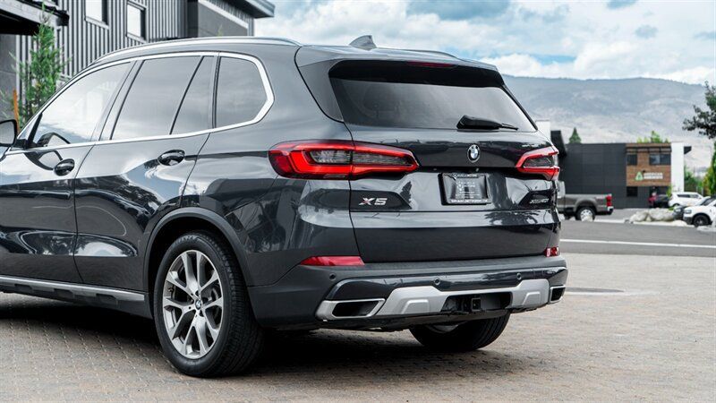 Used 2019 BMW X5 xDrive40i w/ Convenience Package AWD/4WD image 13