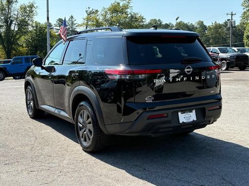Used 2025 Nissan Pathfinder SV AWD/4WD image 7