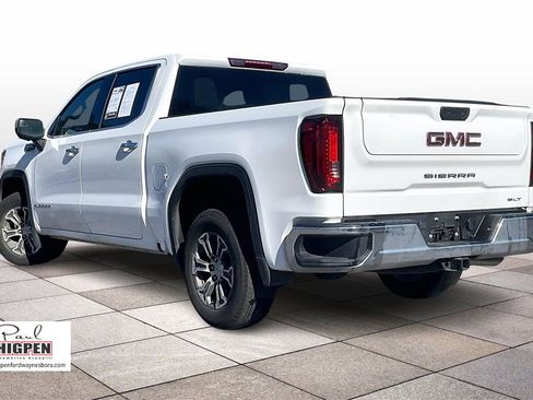 Used 2025 GMC Sierra 1500 SLT image 2