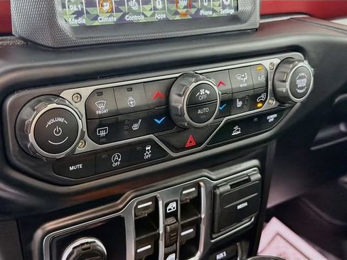 Used 2023 Jeep Wrangler Unlimited Rubicon w/ Dual Top Group AWD/4WD image 16