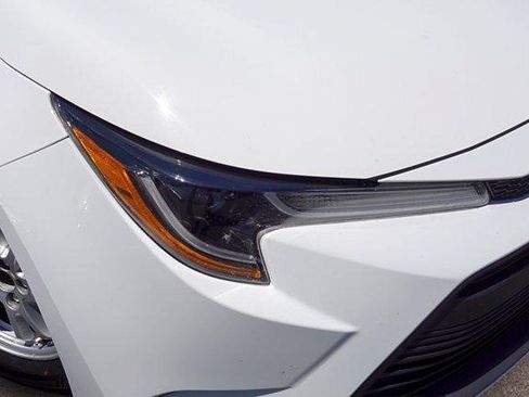 Used 2025 Toyota Corolla LE FWD image 2