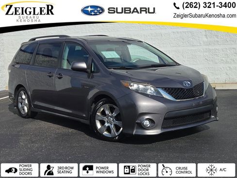 Used 2012 Toyota Sienna SE image 1