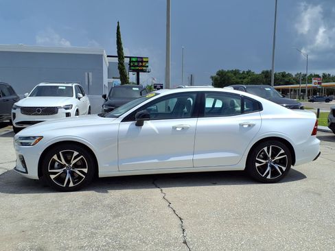 Certified 2025 Volvo S60 B5 Plus AWD/4WD image 4