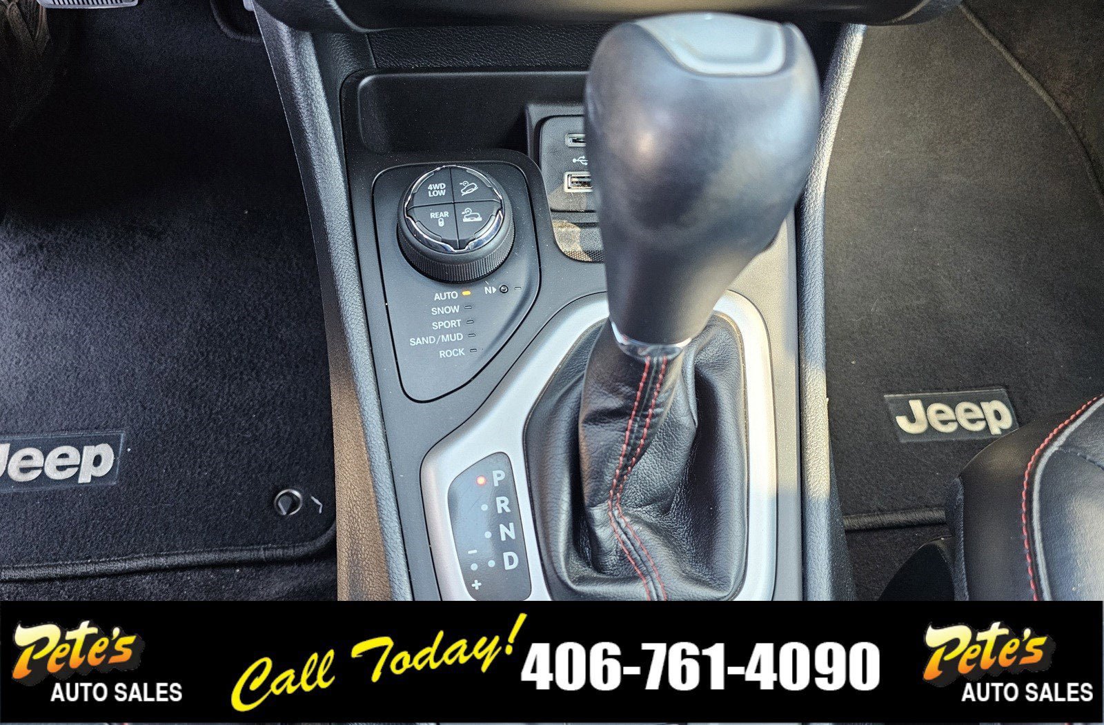 Used 2016 Jeep Cherokee Trailhawk AWD/4WD image 22