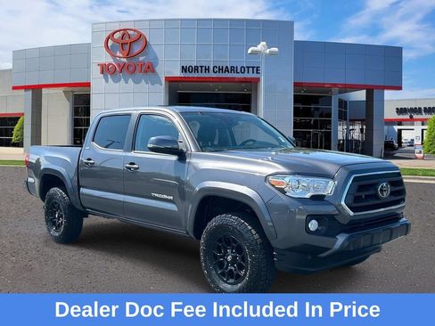 Used 2022 Toyota Tacoma SR5 w/ Technology Package AWD/4WD image 1
