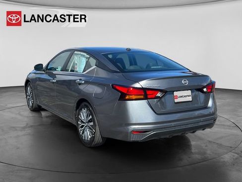 Used 2025 Nissan Altima 2.5 SV FWD image 5