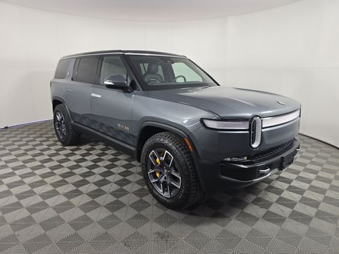 Used 2023 Rivian R1S Launch Edition Quad AWD/4WD image 7