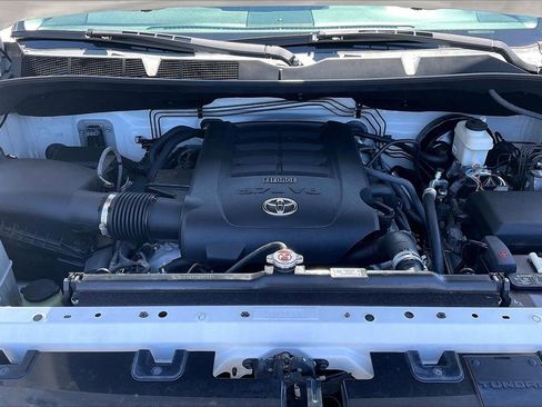 Used 2018 Toyota Tundra Platinum image 39