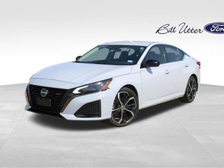 Used 2023 Nissan Altima 2.5 SR video 1