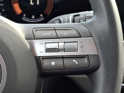 Certified 2025 Hyundai Kona SE image 21