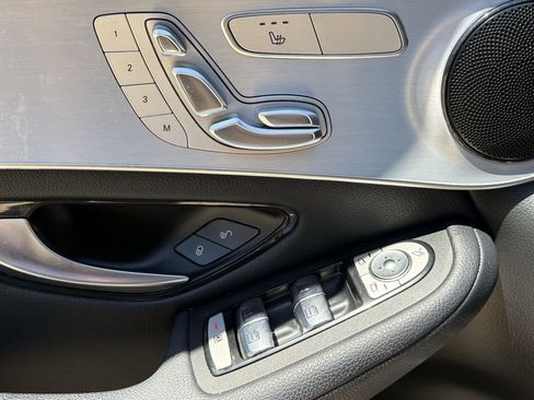 Used 2020 Mercedes-Benz GLC 300 image 11