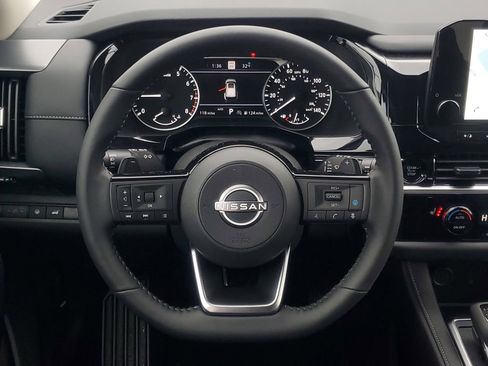 New 2025 Nissan Pathfinder SL image 30