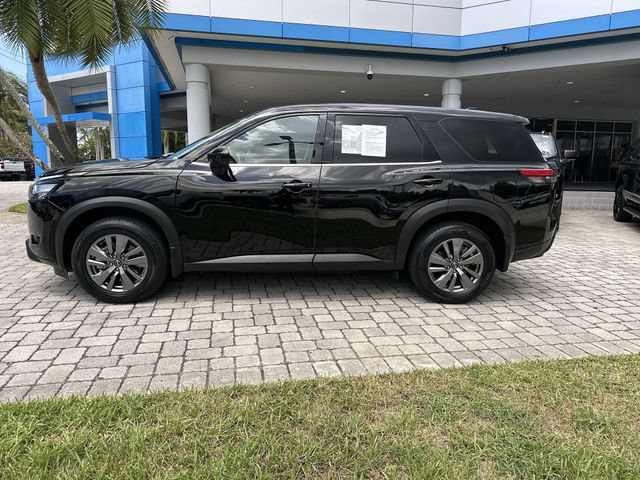Used 2025 Nissan Pathfinder S FWD image 32