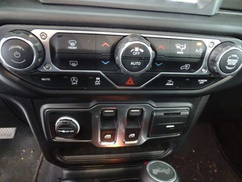 Certified 2022 Jeep Wrangler Sport AWD/4WD image 10