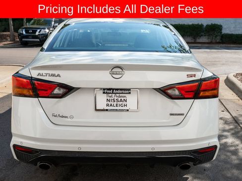 Certified 2024 Nissan Altima 2.0 SR FWD image 4