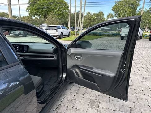 Used 2025 Kia K4 FWD image 23