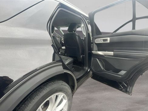 Used 2020 Ford Explorer Limited image 18