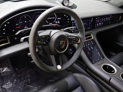 Used 2023 Porsche Taycan GTS image 7