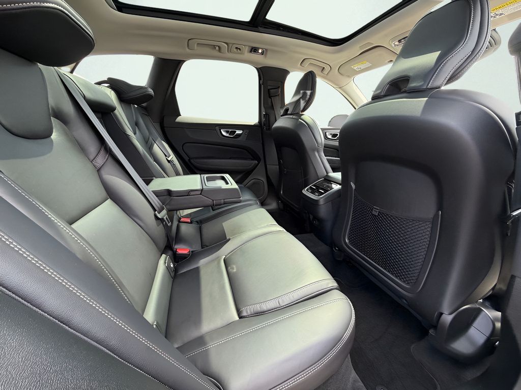 Used 2021 Volvo XC60 T5 Inscription AWD/4WD image 14