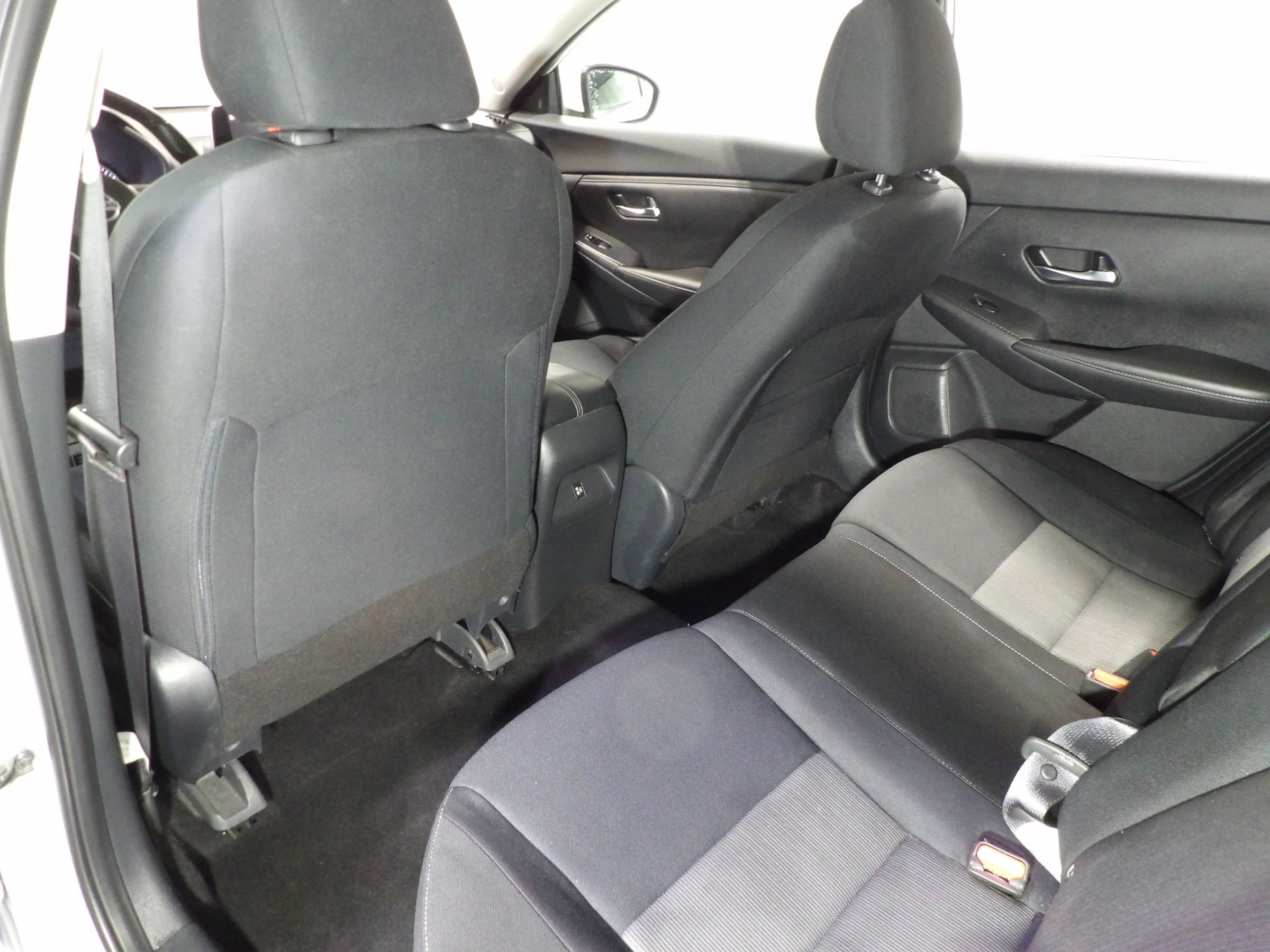 Used 2021 Nissan Sentra SV FWD image 9