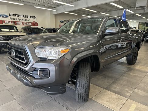 Used 2023 Toyota Tacoma SR image 17