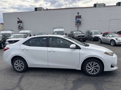 Used 2017 Toyota Corolla LE w/ Carpet Mat Package (TMS) FWD image 8