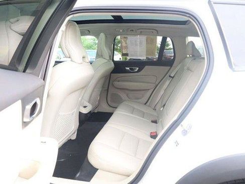 Used 2025 Volvo V60 B5 Cross Country Plus AWD/4WD image 23