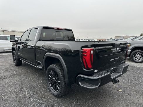 Used 2024 GMC Sierra 3500 Denali Ultimate image 9