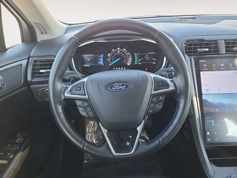 Used 2020 Ford Fusion Titanium image 12
