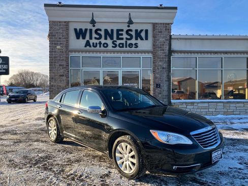 Used 2013 Chrysler 200 Limited image 1