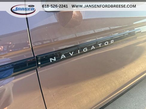 Used 2026 Lincoln Navigator Black Label AWD/4WD image 9