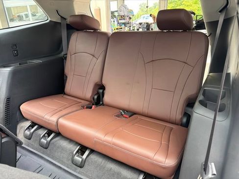 Used 2020 Buick Enclave Avenir FWD image 29
