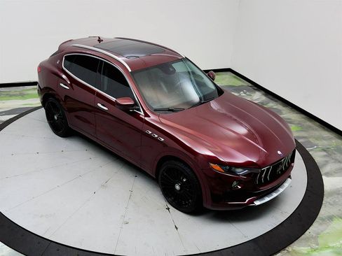 Used 2017 Maserati Levante S AWD/4WD image 33