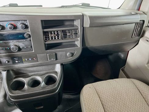 Used 2022 GMC Savana 3500 Extended w/ Driver Convenience Package RWD image 21