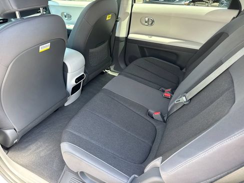 Used 2024 Hyundai Ioniq 5 SE RWD image 18