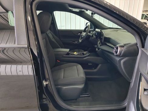 Used 2026 Chevrolet Equinox LT AWD/4WD image 28