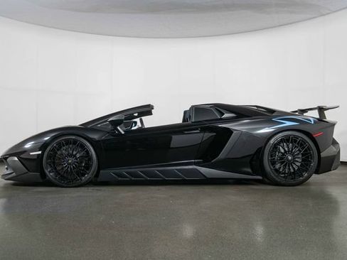 Used 2017 Lamborghini Aventador LP 750-4 Superveloce AWD/4WD image 5