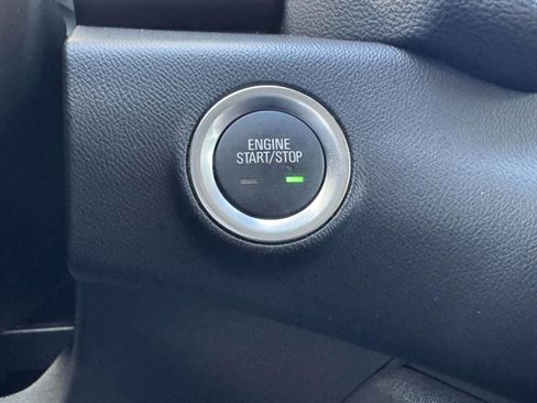 Used 2024 GMC Terrain SLE image 17