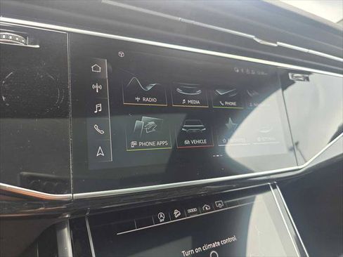 Used 2023 Audi Q7 2.0T Premium w/ Towing Package AWD/4WD image 30