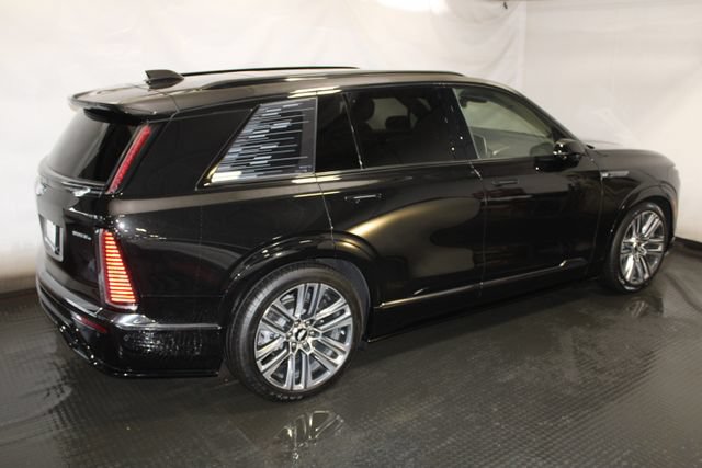 Certified 2026 Cadillac Vistiq Platinum w/ LPO, Floor Liner Package AWD/4WD image 5