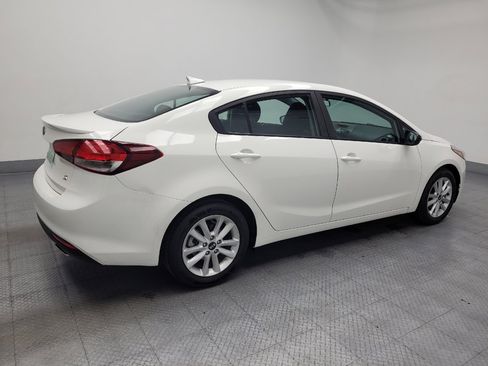 Used 2017 Kia Forte S FWD image 10