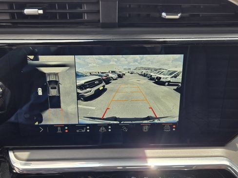 Used 2024 GMC Sierra 2500 Denali Ultimate AWD/4WD image 17