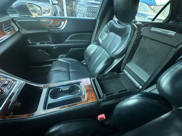 Used 2017 Lincoln Continental Select w/ Climate Package AWD/4WD image 21