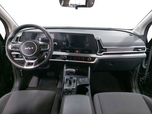 Used 2025 Kia Sportage LX image 9