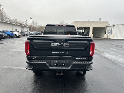Used 2022 GMC Sierra 2500 Denali image 4