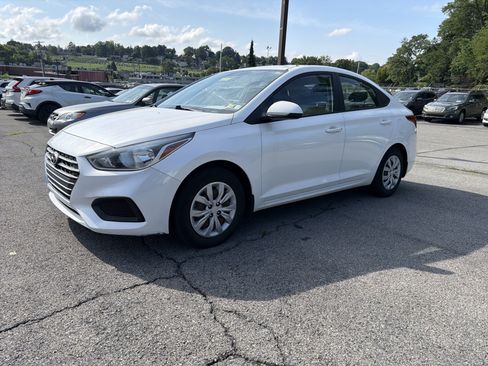 Used 2019 Hyundai Accent SE FWD image 3