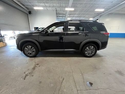 Used 2024 Nissan Pathfinder SV FWD image 6