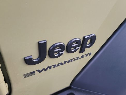 Used 2025 Jeep Wrangler Sport image 6