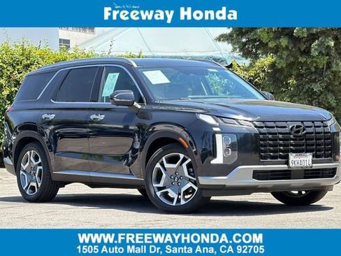 Used 2024 Hyundai Palisade Limited FWD image 1